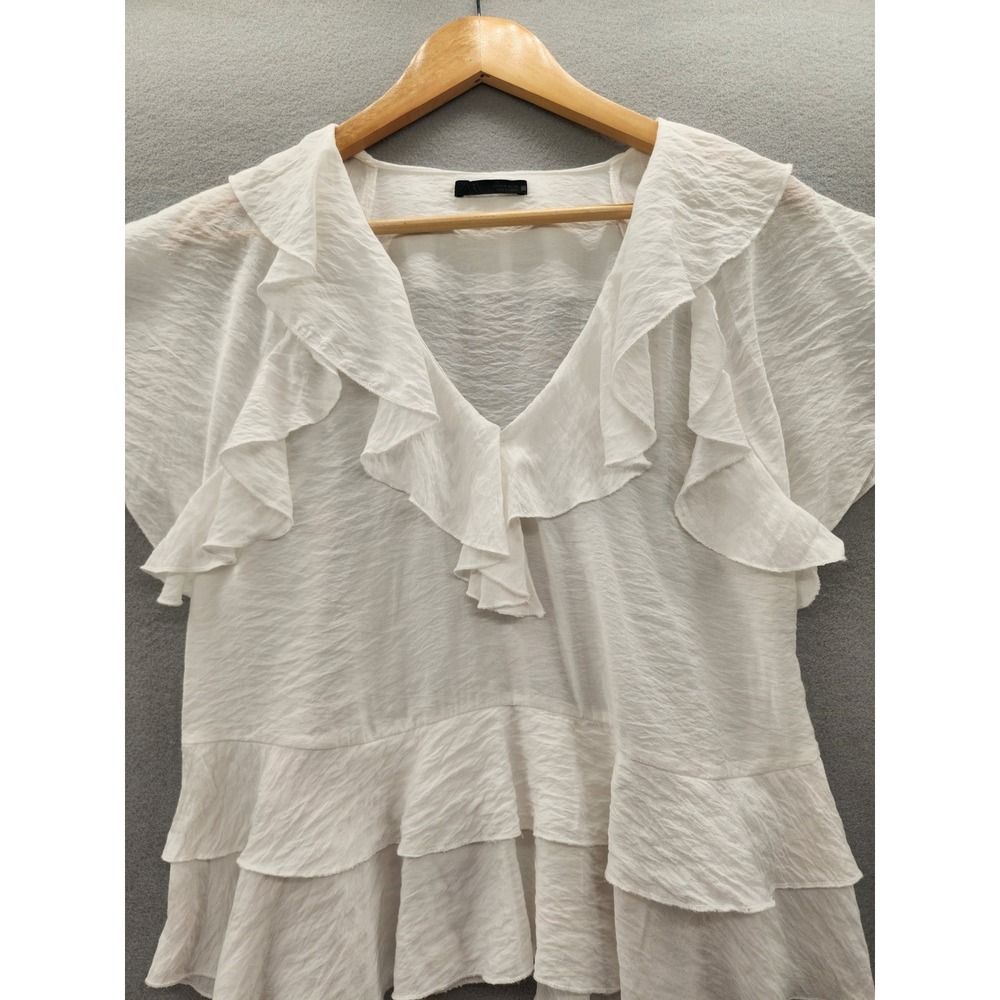 Zara White Ruffle Peplum Blouse Womens Medium Textured V-Neck Flutter Sleeve Top - Picture 3 of 10